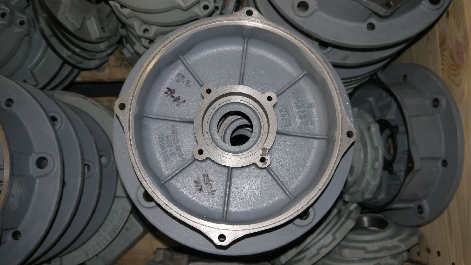 Couvercle d'extrémité de moteur en fonte